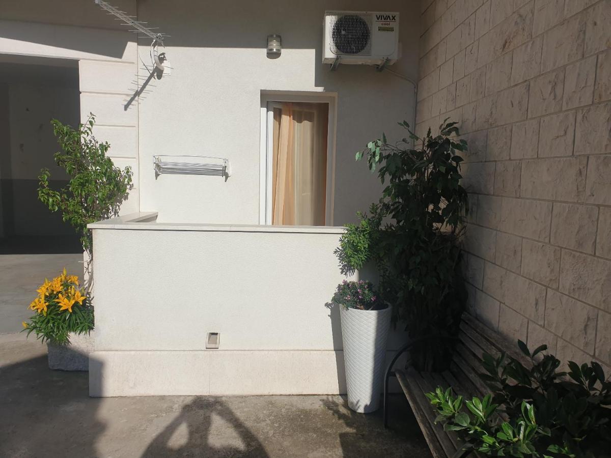 Villa Vujcic Makarska Exterior foto